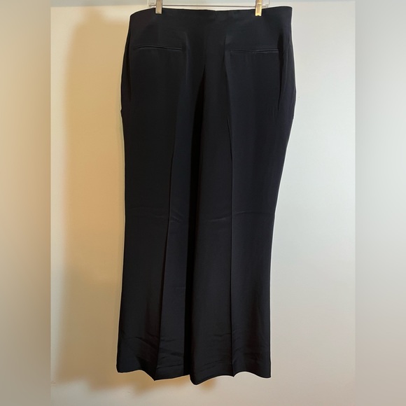 NWT!!! St. John Sleek Black Pants with Pockets - Picture 3 of 12